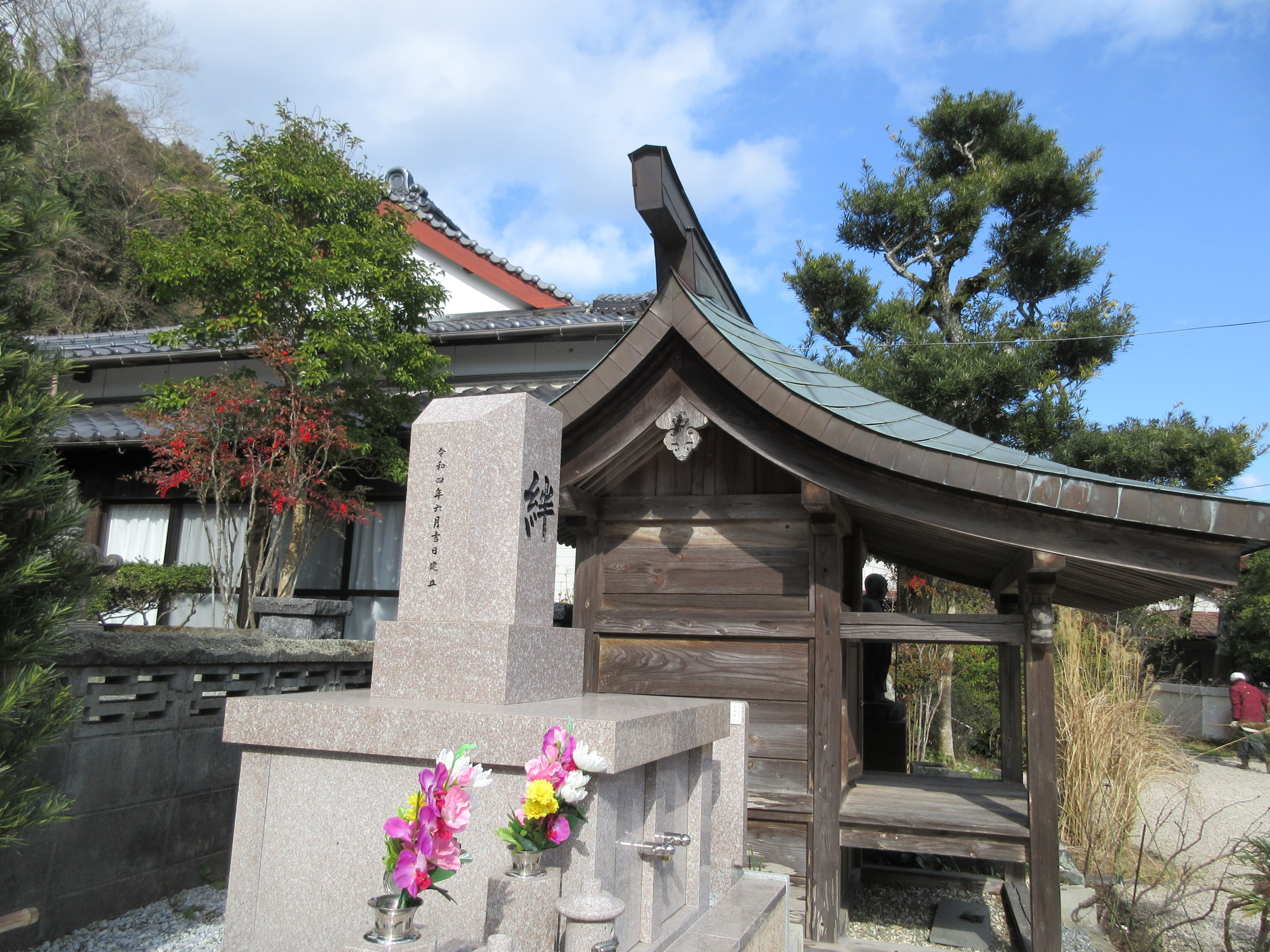 永代供養塔(お参りの場)